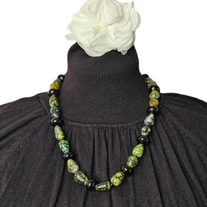 Dragon Vein Agate and black onyx bead necklace